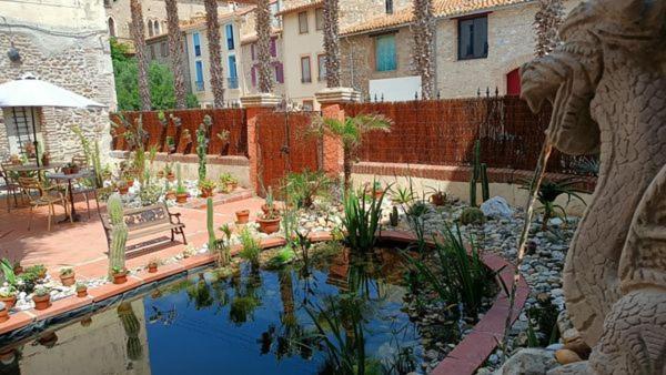 El Castell Embruixat Hotel Saint-Hippolyte  Exterior photo