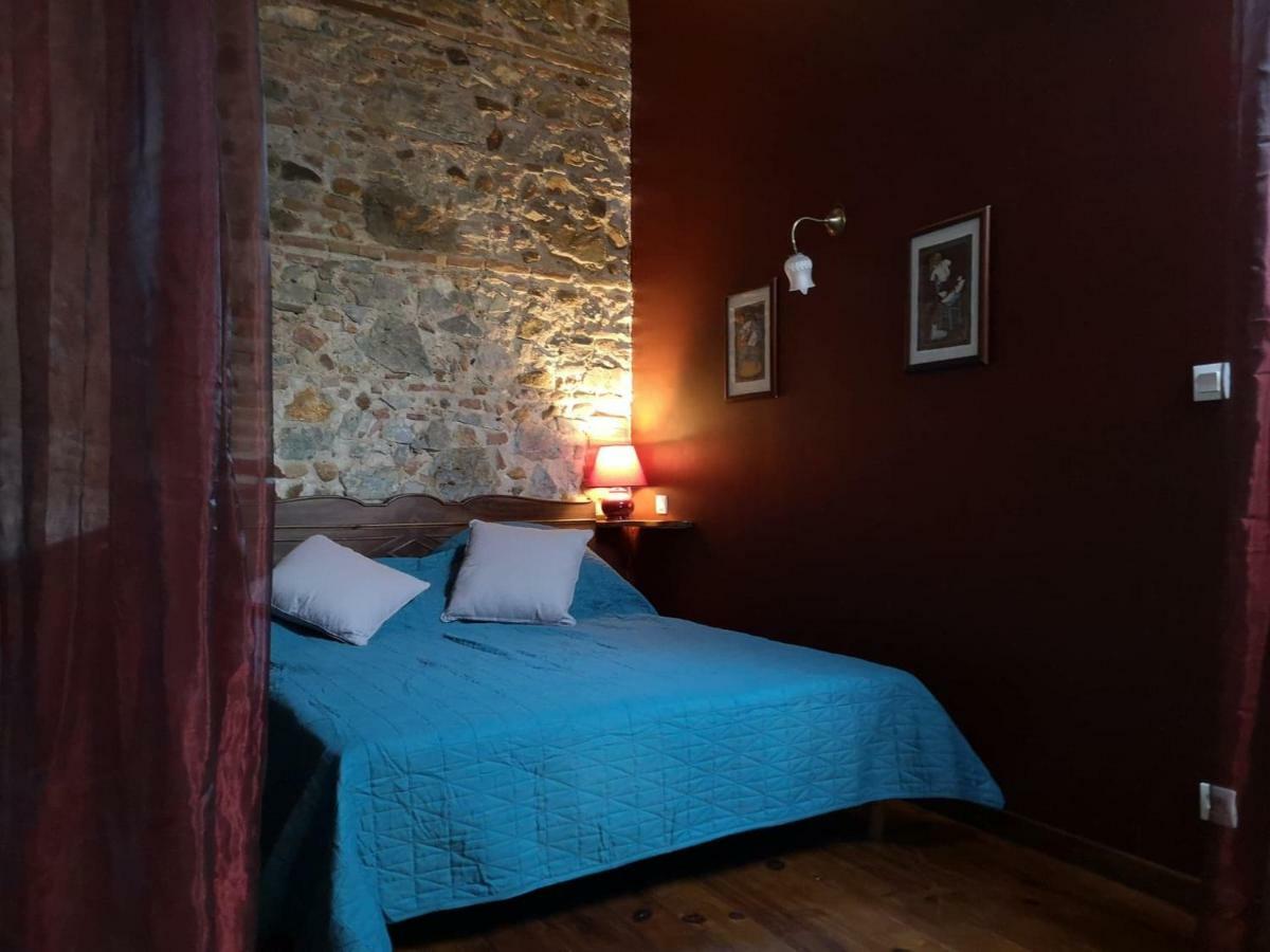 El Castell Embruixat Hotel Saint-Hippolyte  Exterior photo